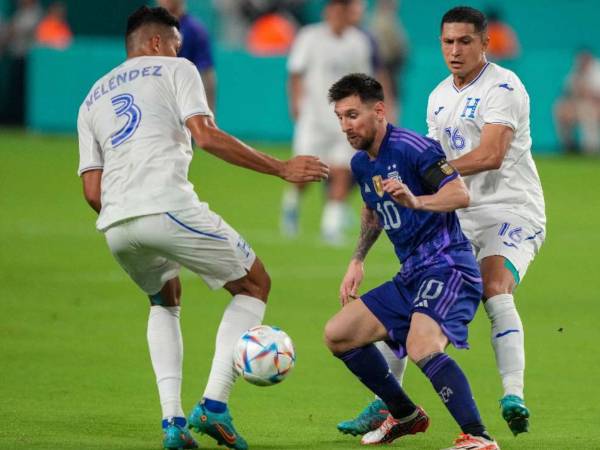 La última vez que Argentina se midió ante Honduras lo terminó goleando. Messi anotó doblete.