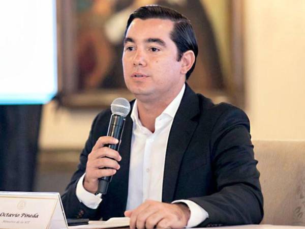 El exfuncionario sostuvo que, lejos de incrementar personal, durante su período se redujo la planilla.