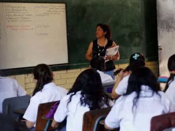 Los profesores serán supervisados para conocer las prácticas pedagógicas que usan en las aulas de clases.