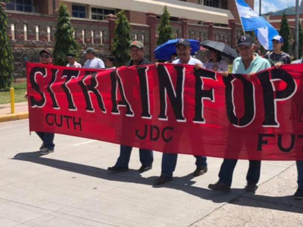 Los trabajadores afiliados al sindicato denunciaron que las autoridades están reteniendo las cuotas en un acto de mala fe.