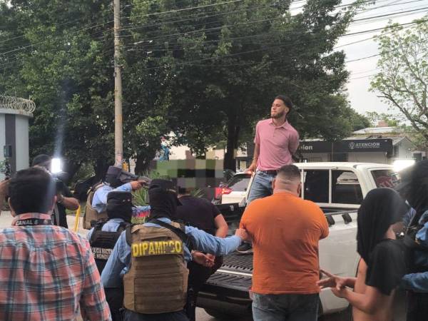 Entre las personas detenidas está Justin Fidel Soto Castro, conocido con el alias de “Chombe”, de 20 años de edad, quien ya había sido capturado por las autoridades.