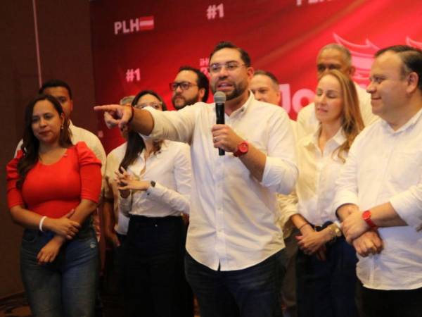El precandidato liberal brindó una conferencia de prensa en el que denunció los hechos ocurridos este domingo.