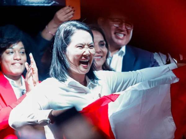 Tras recibir sus credenciales, la mandataria electa llamó a la unidad nacional y aseguró que asume la enorme responsabilidad con profunda humildad.