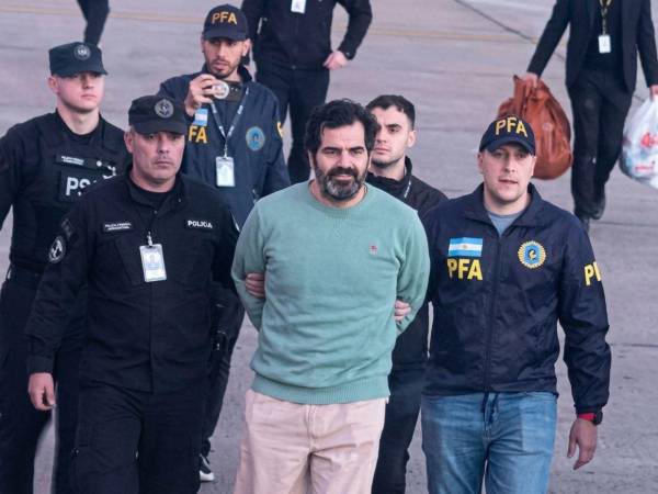 El excontralmirante mexicano aterrizó este viernes a Ciudad de México tras ser expulsado de Argentina.