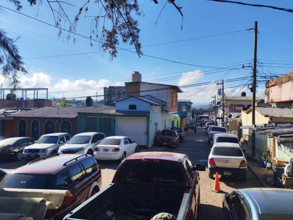 Habitantes de colonia Arturo Quezada denuncian el aumento de asaltos, donde sujetos en motocicleta atacan a ciudadanos y les roban pertenencias.