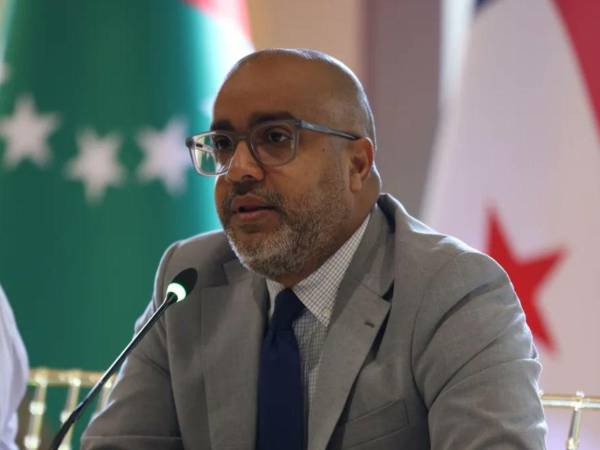 Renuncia Jorge Torregroza, tras una fuga masiva de presos en Panamá.