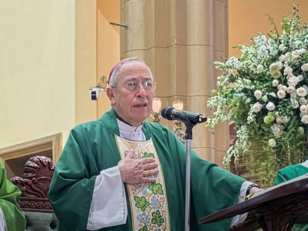 El cardenal Rodríguez pidió a los líderes dejar la doble moral a un lado.