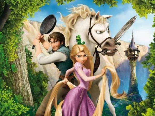 La película animada original de 2010, dirigida por Nathan Greno y Byron Howard, recaudó más de 592 millones de dólares en todo el mundo y dejó una huella cultural que se extendió a series de televisión, musicales de crucero y atracciones de parques temáticos.