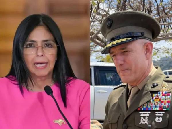 El general Francis Donovan, jefe del Comando Sur de EE UU., junto a la presidenta interina Delcy Rodríguez durante la reunión.