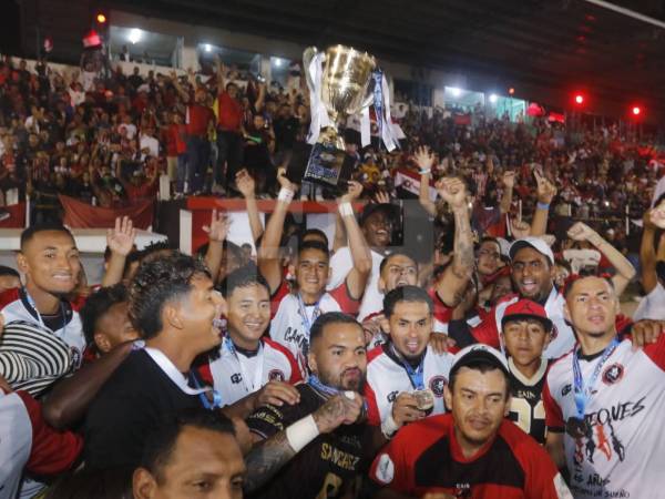 El Independiente logró su título del torneo Clausura y ahora se enfrentará a Choloma por boleto a primera división.