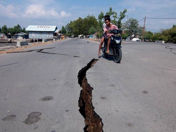 Sin número de heridos y casi medio centenar de muertos suma el terremoto que azotó este sábado a Indonesia. Aquí los detalles.