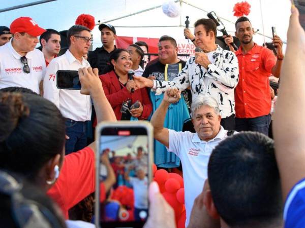 Salvador Nasralla advirtió desde Estados Unidos que el oficialismo estaría cambiando el domicilio electoral de ciudadanos con fines políticos.