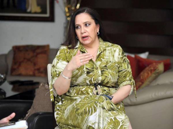 Ana García de Hernández llama a nacionalistas a votar el 30 de noviembre.