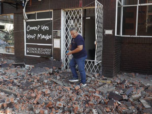 Un sismo de magnitud 7,4 sacudió Colombia y dejó daños materiales en varias ciudades.