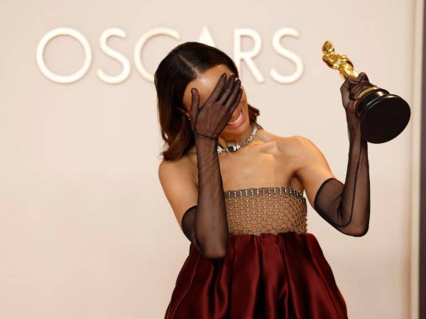 La famosa estaba en la rueda prensa tras los Oscar y una periodista mexicana le preguntó: “Poco se ha hablado de México, que es el corazón de la película. ¿Qué dirías sobre esto pero también sobre el tema que nos duele mucho a nosotros los mexicanos?”