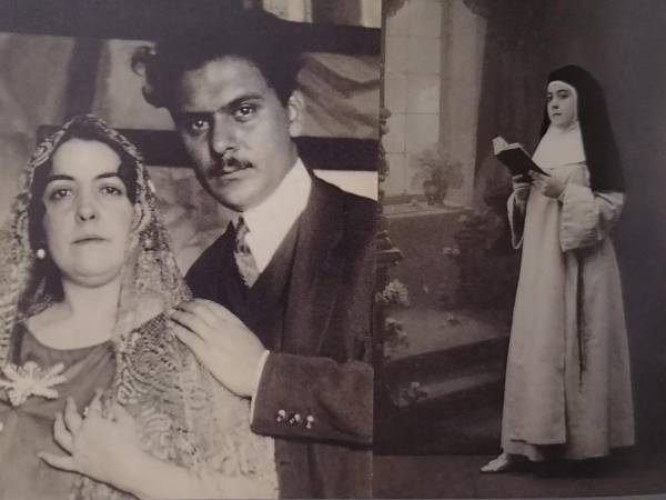 Filomena Rodríguez posando con el hábito de monja.