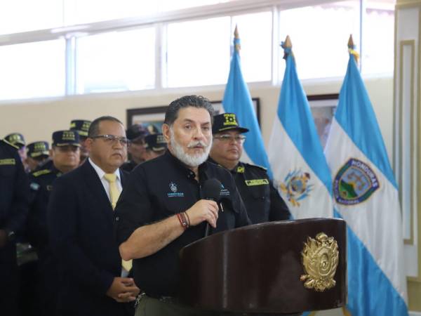 El ministro de Defensa, Orlando Garner Ordóñez, subrayó la importancia de conocer el rol de cada una de las instituciones.