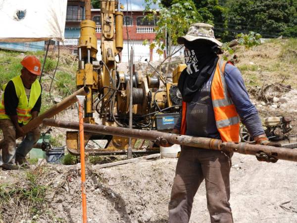 La instalación de estos instrumentos ayuda a manejar la seguridad de los vecinos. Se puede detectar la saturación de los suelos y, a la vez, saber que tipo de movimientos se están generando en la tierra.