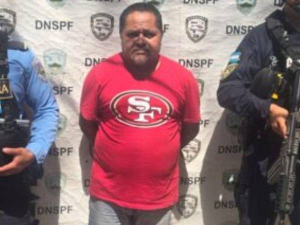 El detenido fue identificado como Luis Alberto Pérez, de 54 años de edad, originario y residente del departamento de León, Nicaragua.