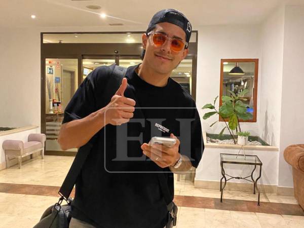 Luis Palma fue el primer legionario en unirse a la concentración, esperó al resto que viajan desde Honduras en el Hotel.