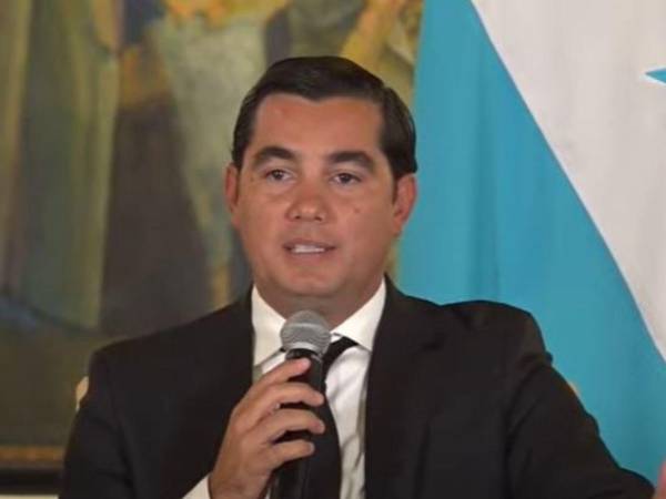 Octavio Pineda, ministro de la SIT, aseguró que los proyectos siguieron el proceso legal.