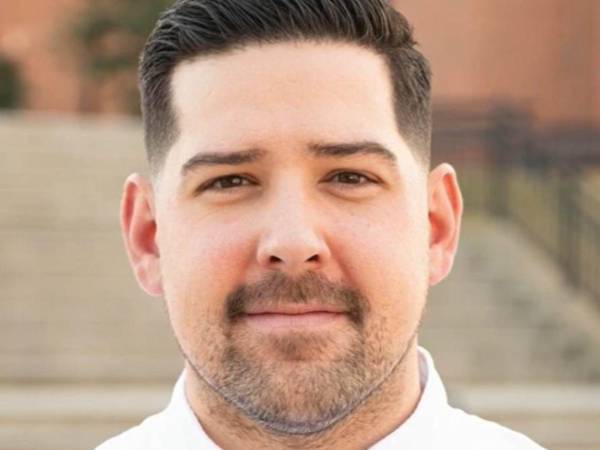 El chef Jeffrey MacDonald fue acusado del asesinato de su esposa dentro de un hotel ubicado en un campus universitario de Massachusetts, Estados Unidos, en un caso que ha causado conmoción por la brutalidad del hecho. Aquí los detalles del crimen: