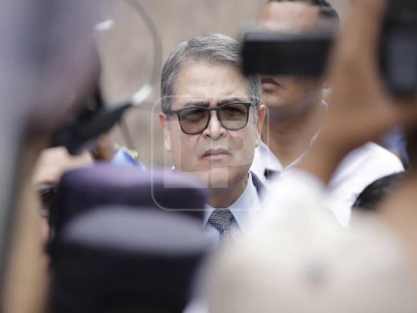 Audiencia contra JOH se reanudará el martes para la presentación de objeciones de la defensa