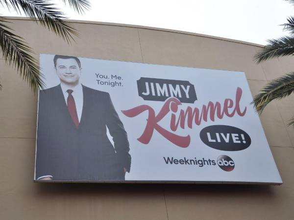 Más de 400 artistas habían firmado un documento que condenaba la suspensión del show de Kimmel por ejercer su derecho a expresar libremente sus opiniones.