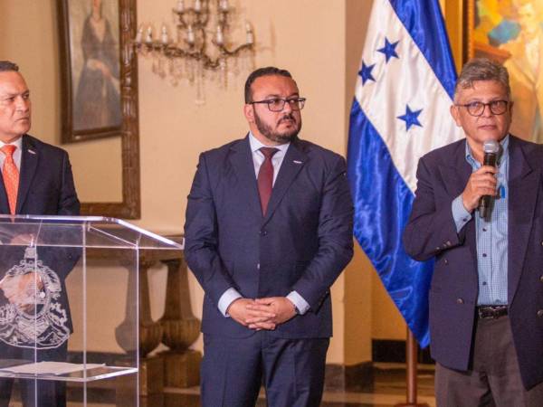 El ministro también destacó que en los primeros 60 días de gestión se han cancelado cerca de L10 mil millones en deuda heredada.