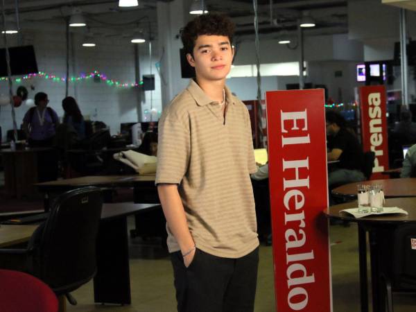 Dando vida a Jackson, con quien dice encontrar afinidad, Emilio Mejía está por comenzar a grabar su primer proyecto como actor principal.