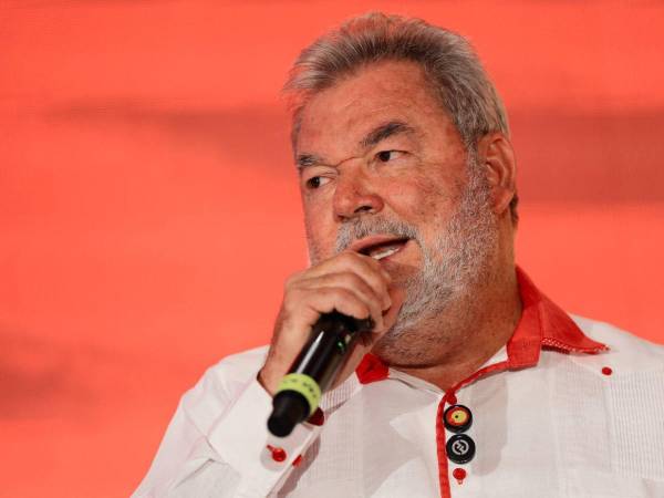 Roberto Contreras asegura que Juan Orlando Hernández no tiene relación con las elecciones, pese a denuncia de supuesto golpe de Estado de Xiomara Castro.