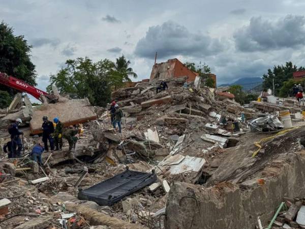 El número de viviendas averiadas asciende a 176.890 y otras 33.374 fueron destruidas, mientras que 553 edificios colapsaron.