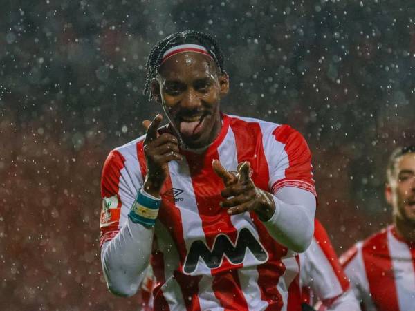 El hondureño Bryan Róchez volvió a festejar en el fútbol portugués.