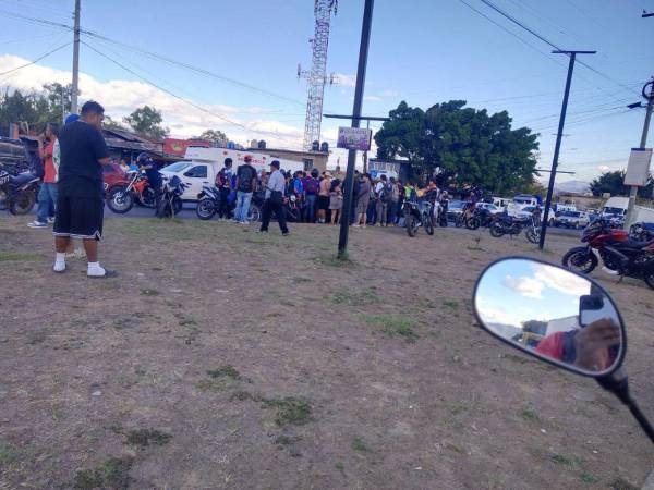 El pasado 9 de abril se registró uno de los accidentes más alarmantes en el anillo periférico, cuando una peatón fue atropellada mientras intentaba cruzar esta transitada vía sin contar con un paso seguro.
