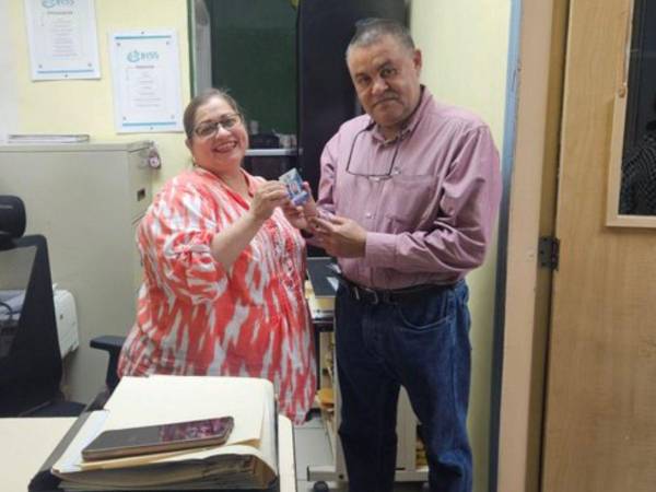 Umaña informó que entregó su carné a la administración regional, marcando así el cierre de su etapa laboral dentro del Seguro Social.