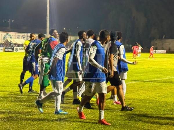 Cristian Willy Dereck anotó el 1-0 de Hondupino ante Estrella Roja.