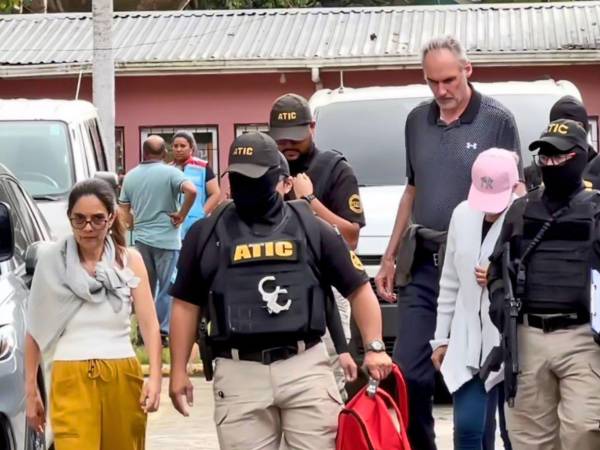 El director del centro, su esposa, una psicóloga y un maestro fueron detenidos el lunes en el centro de menores.