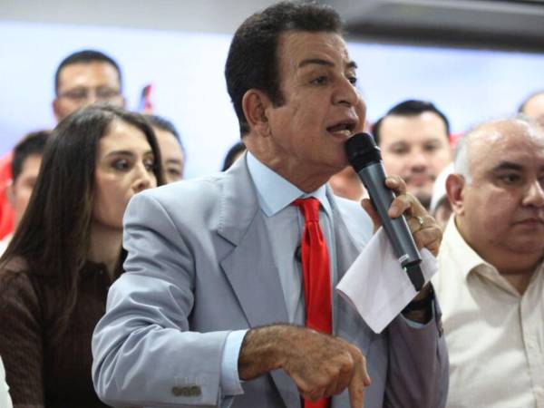 Salvador Nasralla afirmó que su equipo resguarda todas las actas electorales y que revelará detalles técnicos en una conferencia de prensa.