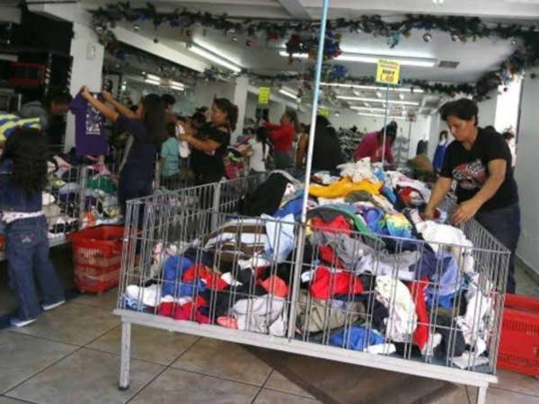 La Secretaría de Salud aclaró que no se esta cobrando por licencias ambientales a las tiendas que venden ropa de segunda mano.