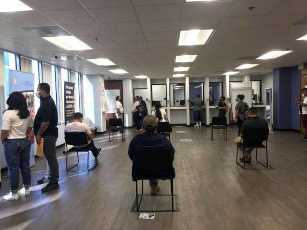 Hondureños denunciaron algunas acciones de funcionarios del Consulado de Honduras en Los Ángeles, Estados Unidos.