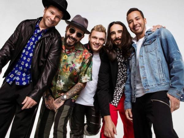 Nick Carter, AJ McLean, Howie Dorough, Kevin Richardson y Brian Littrell, integrantes de los Backstreet Boys iniciaron su residencia en Las Vegas el 11 de julio.