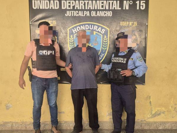 El individuo fue aprehendido en el barrio La Calona de Juticalpa. Los oficiales lo remitieron a las autoridades judiciales correspondientes.