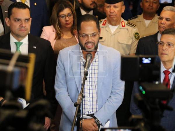 El fiscal general se reunió este martes con las autoridades de Seguridad y el Congreso Nacional.