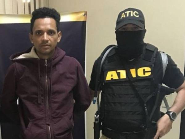 El sujeto es acusado de quitarle la vida a una estudiante en la colonia Los Pinos de la capital de Honduras.