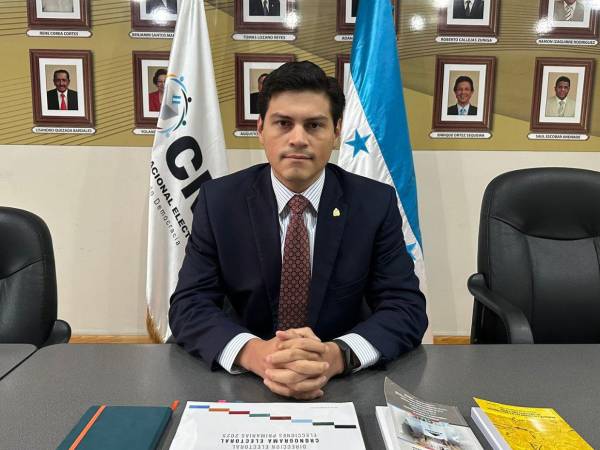 Marlon Ochoa no firmó la declaratoria de las elecciones y estuvo ausente en muchos plenos.