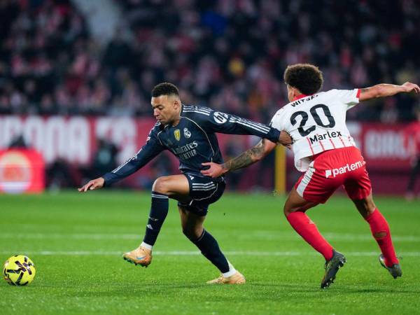 El Real Madrid se mide al Girona en el Santiago Bernabéu.