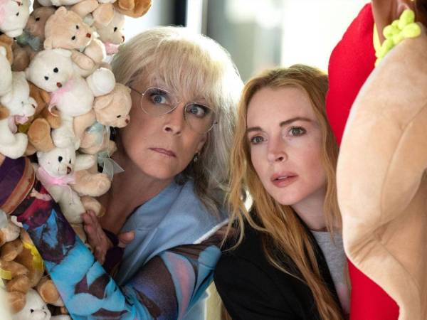 Jamie Lee Curtis y Lindsay Lohan regresan a sus emblemáticos papeles en Otro viernes de locos, una historia que mezcla humor, nostalgia y los inevitables enredos familiares que marcaron a toda una generación. Con ese impulso, la producción de Disney+ ahora prepara su llegada al formato doméstico, una noticia que ha entusiasmado a los seguidores de la saga. Aquí los detalles.