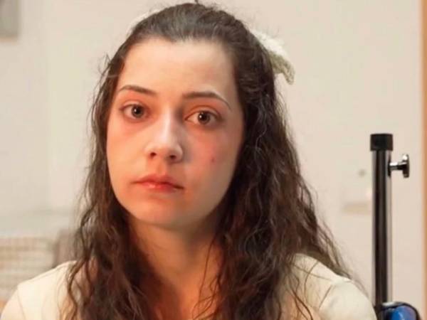 Nohelia Castillo Ramos es una joven de Barcelona, España, que recibirá la una muerte asistida a sus 25 años, este jueves 26 de marzo de 2026, luego de un complejo proceso legal que inició en el 2024. La joven, se convertirá en la primera persona en el mundo en recibir la eutanasia con la depresión como argumento central de su diagnóstico. A continuación los detalles del polémico caso.