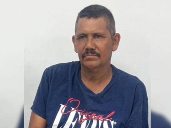 Miguel Ángel Buezo Espinoza, de 51 años de edad, atacó a la menor con un machete.