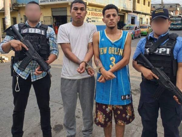 Los dos jóvenes fueron arrestados por agentes de la Dirección Policial de Investigaciones (DPI), en el barrio El Edén.